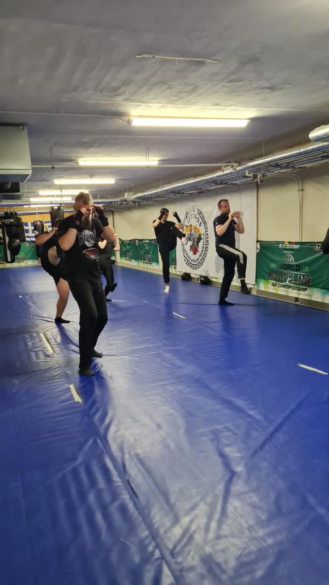 Krav maga kovinės savigynos klubas "Golemo žiedas"