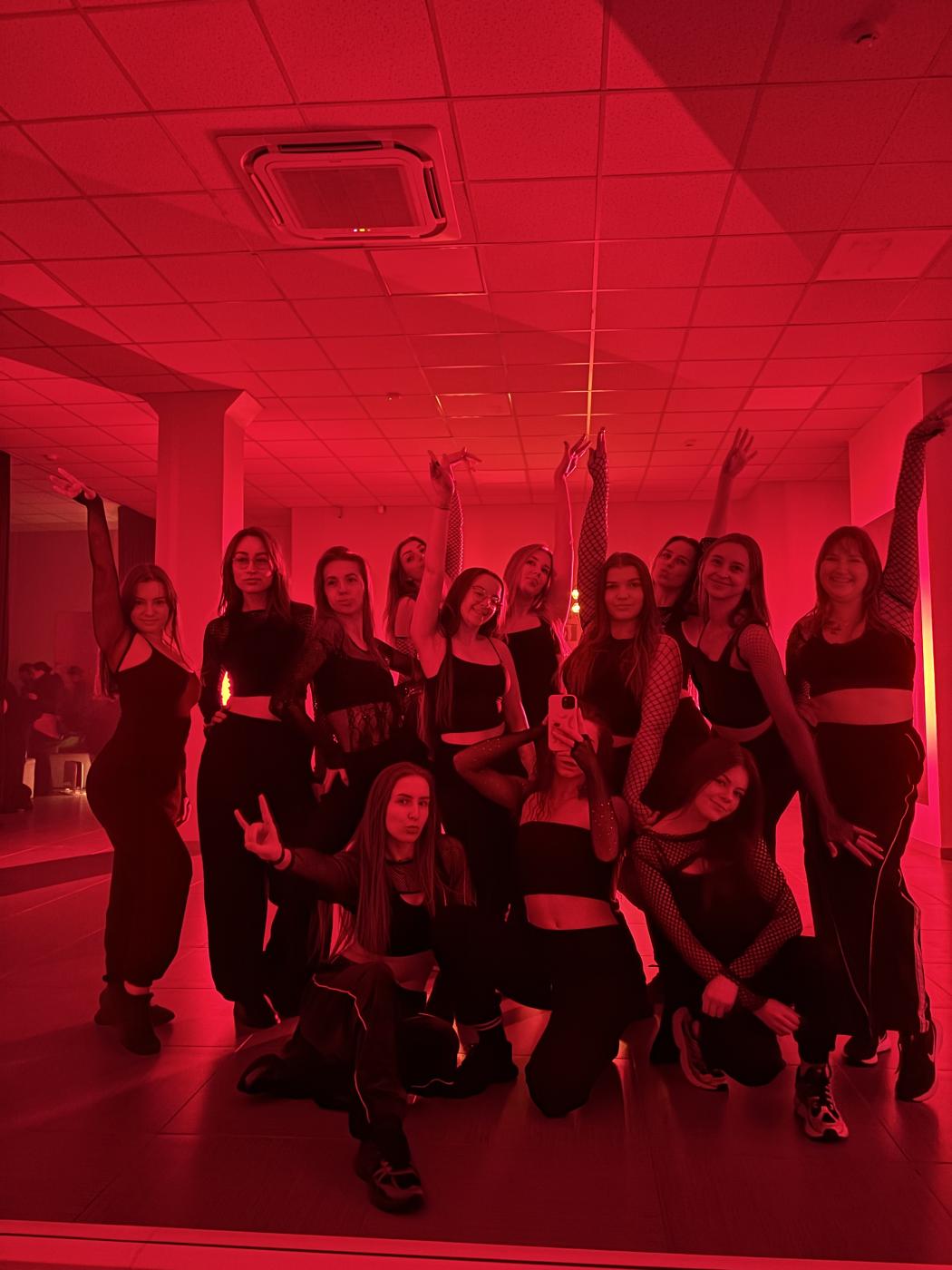 Sąmoningas Šokis (feminine ir high heels treniruotės)